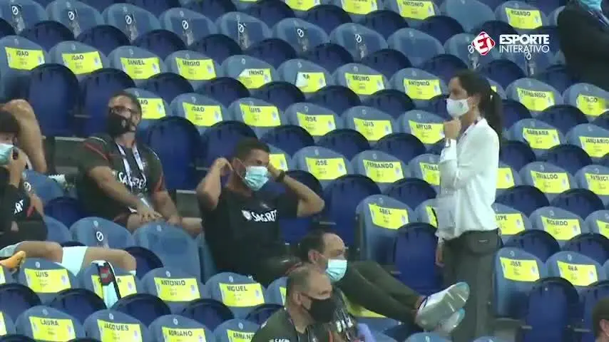 (ویدئو) اگر رونالدو هم باشی بازم باید ماسک بزنی!