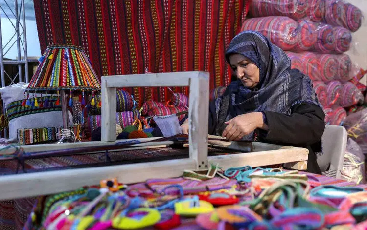 توسعه مشاغل خانگی؛ راهکار دولت برای کاهش بیکاری ایام کرونا
