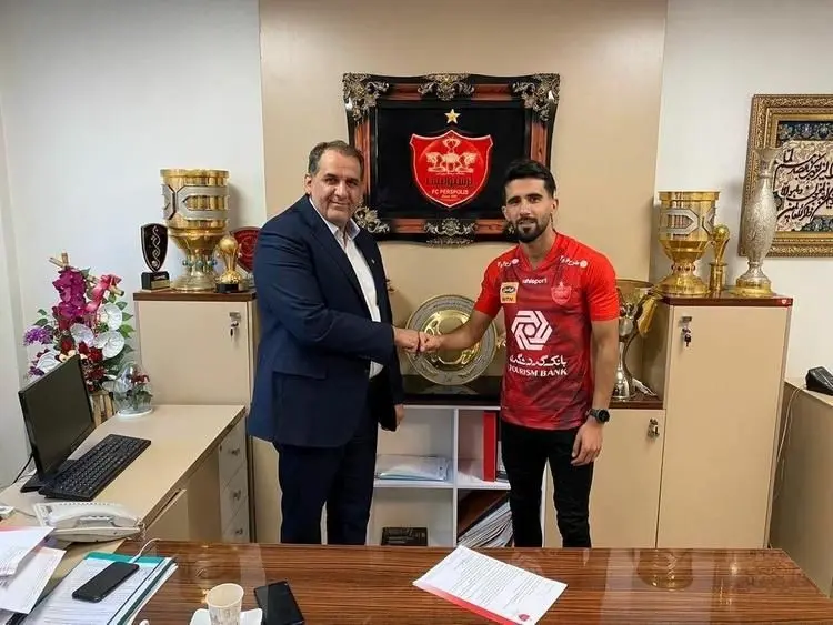 بشار با پرسپولیس تمدید کرد