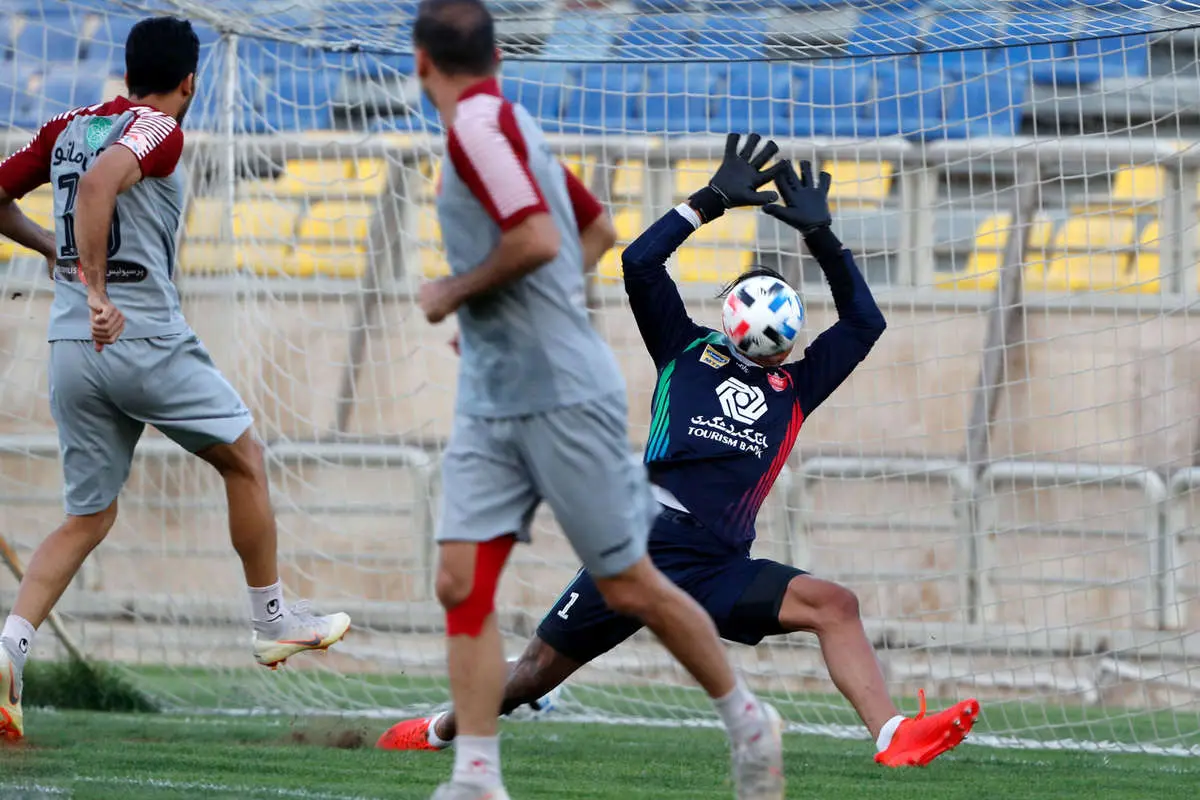 عکسی جالب از حامد لک در تمرین پرسپولیس