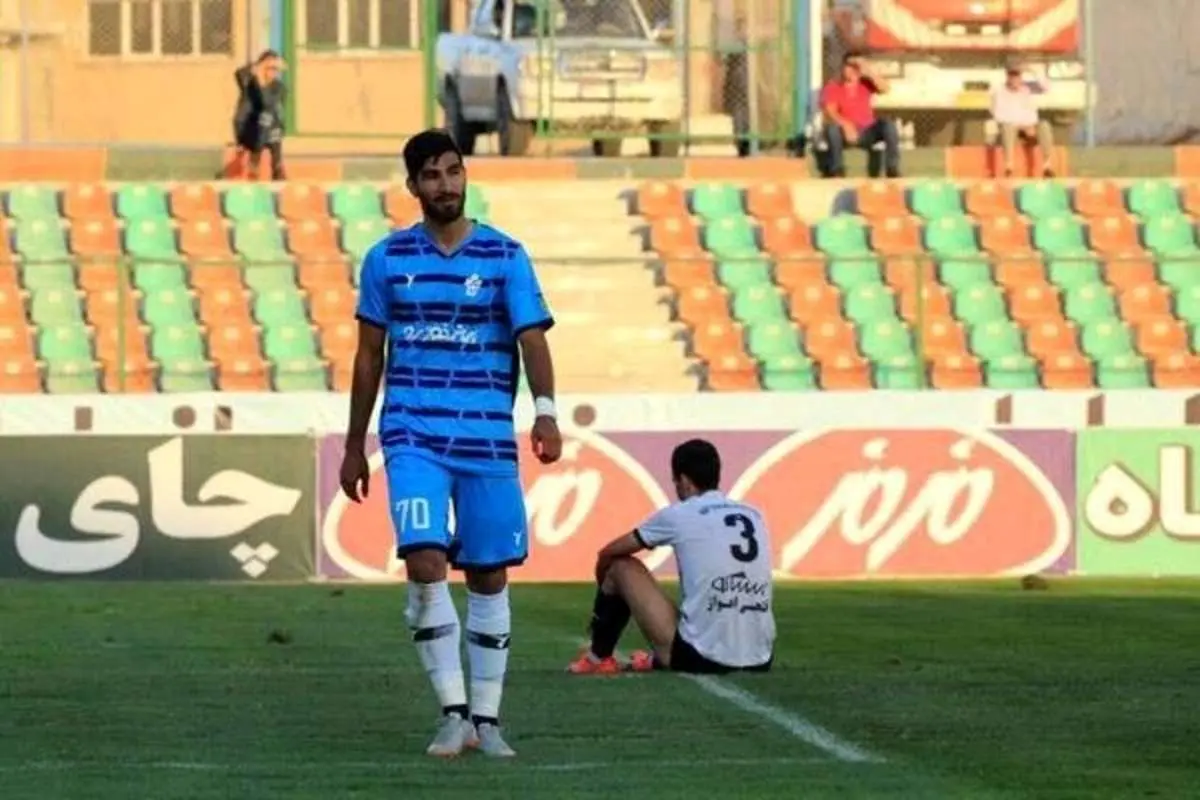 یک مهاجم از دست پرسپولیس پرید