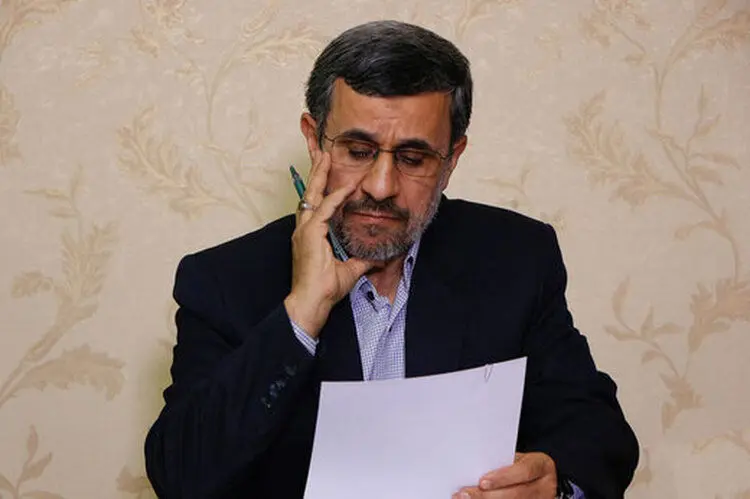 واکنش احمدی‌نژاد به توهین جنجالی نشریه شارلی ابدو
