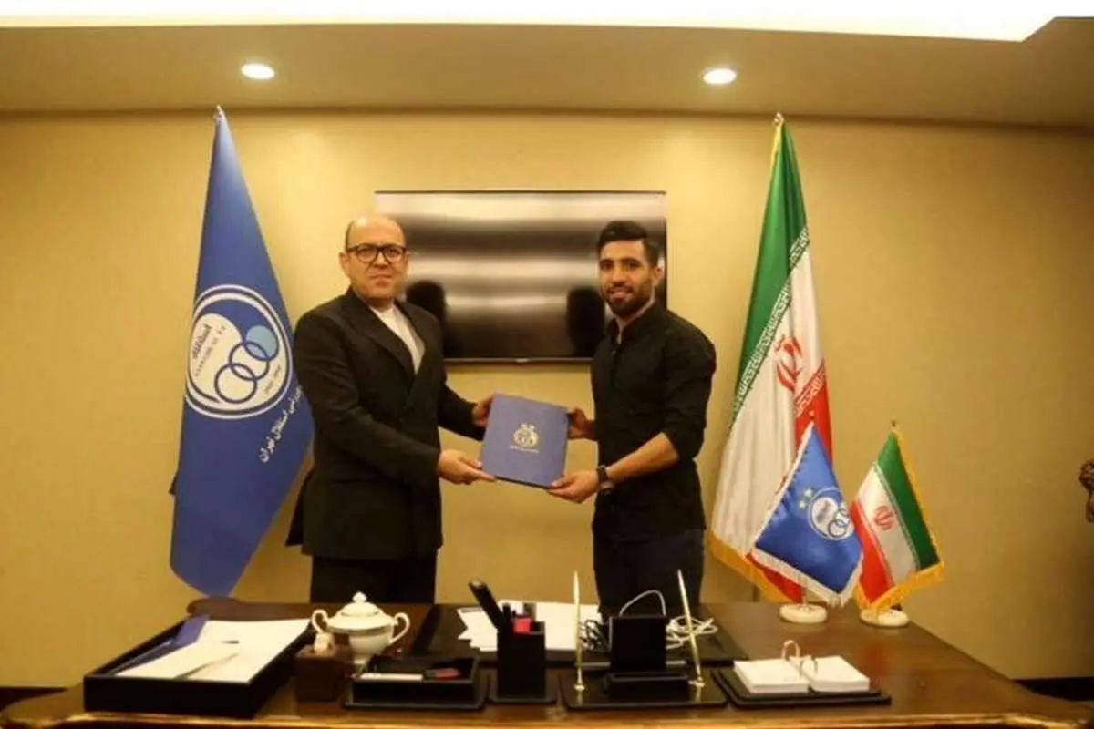 پشت پرده بستن قراردادهای استقلال در هتل