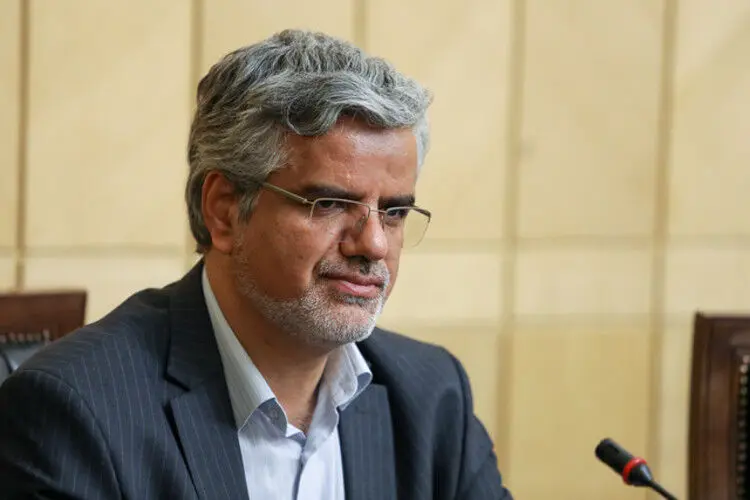 صادقی: ۲۰ هزار قرص وارده شده برای کرونا صرف درمان مقامات شد