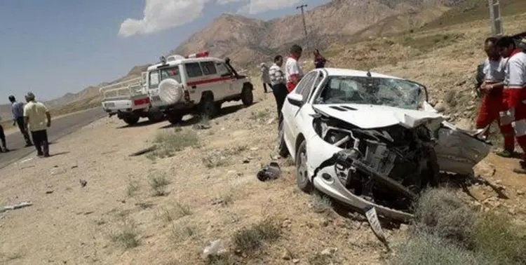 (عکس) تصادف وحشتناک پژو۲۰۶ منجر به مرگ ۵ نفر شد