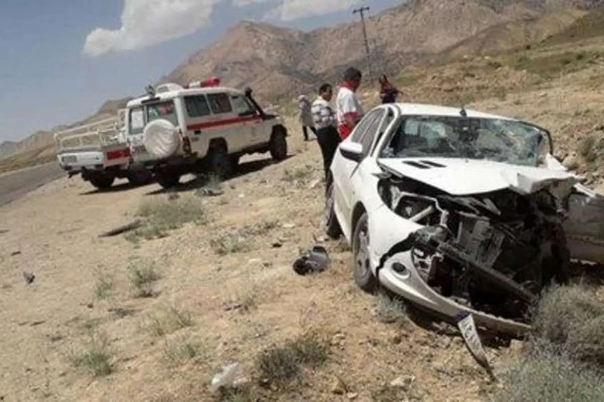 (عکس) تصادف وحشتناک پژو۲۰۶ منجر به مرگ ۵ نفر شد