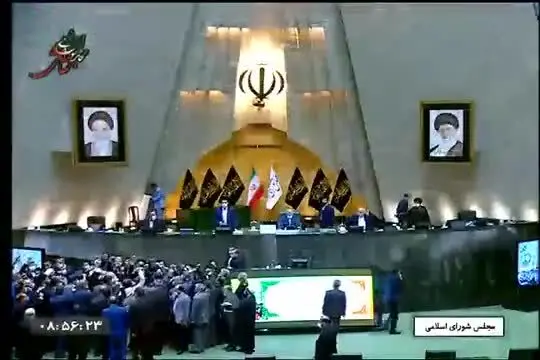 (ویدئو) شعار مرگ بر آمریکا در صحن مجلس