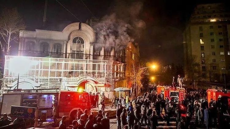 دردسرهای ادامهدار بالارفتن از دیوار سفارت