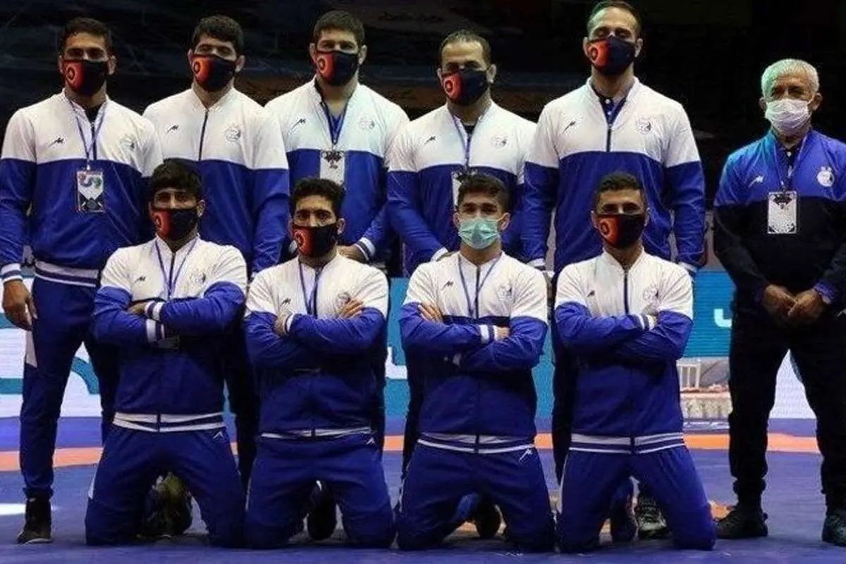 (عکس) لباس استقلال در لیگ کشتی هم دو ستاره دارد