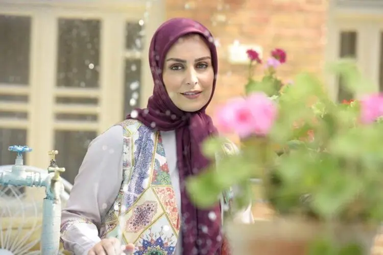 (عکس) برگزاری مراسم چهلم ماه چهره خلیلی