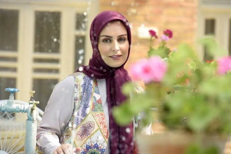 (عکس) برگزاری مراسم چهلم ماه چهره خلیلی
