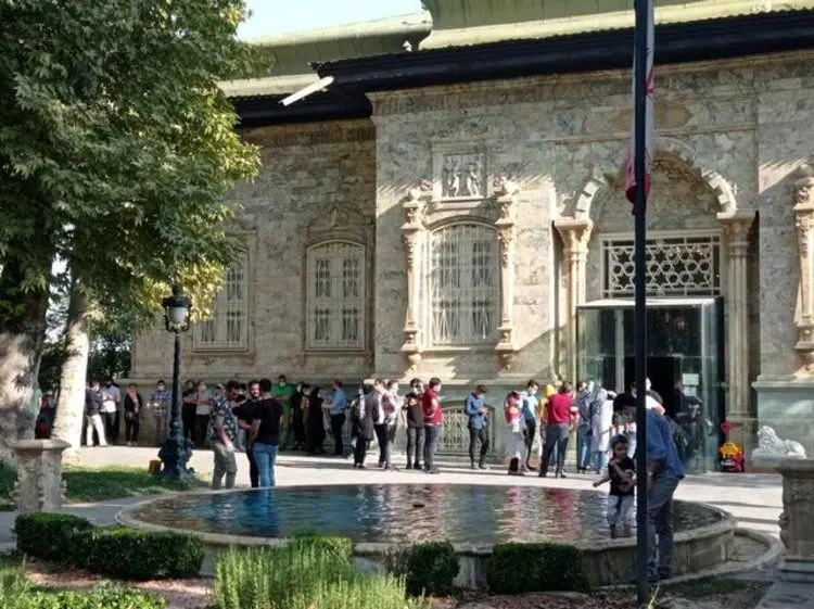 اینجا تجمع آزاد است، راحت باشید!