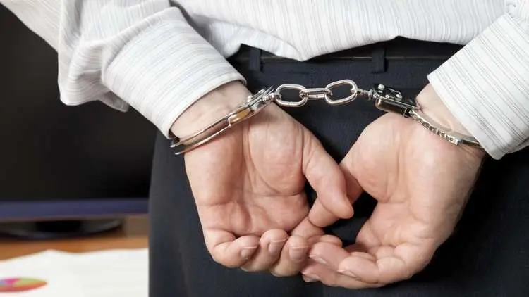 بازداشت شهردار رودهن به دلیل اخذ رشوه
