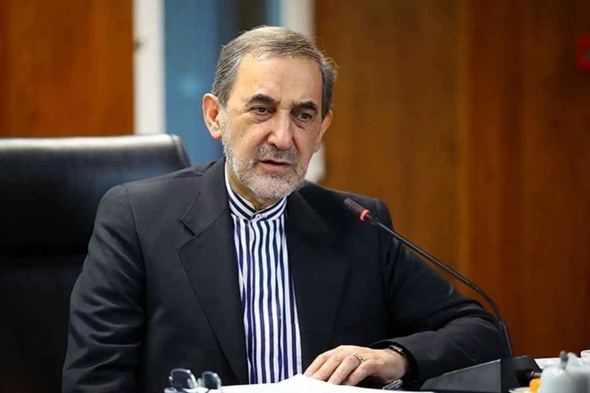 ولایتی: پارس کردنهای این سگ آمریکایی به جایی نمیرسد
