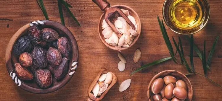 ۱۰ خاصیت شگفت انگیز روغن آرگان