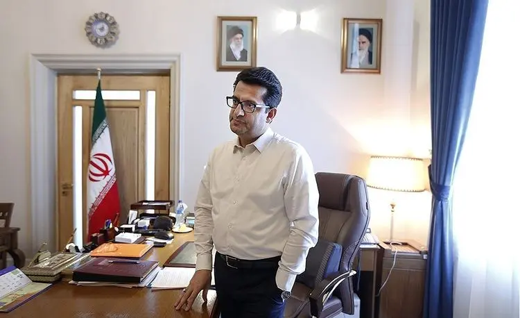 عباس موسوی: رفتم نان بگیرم از جبهه سردرآوردم
