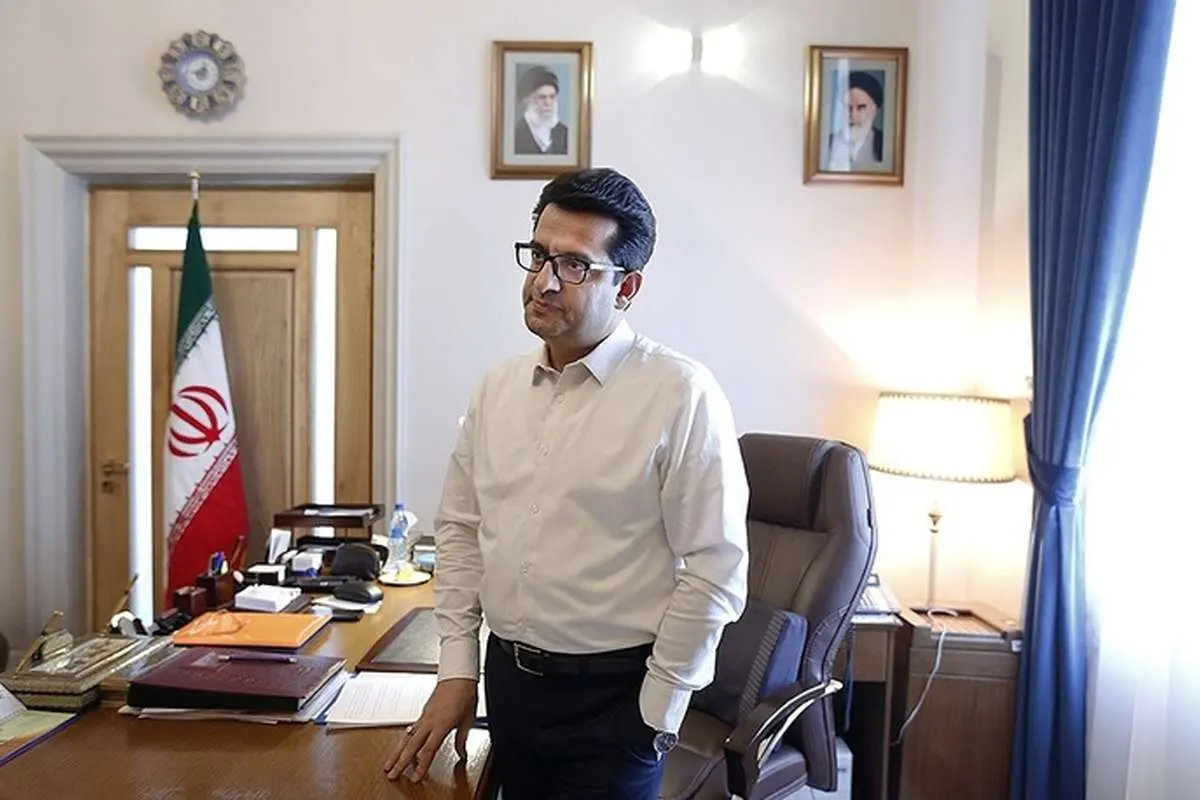عباس موسوی: رفتم نان بگیرم از جبهه سردرآوردم