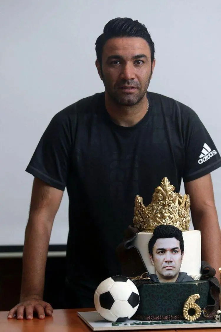 (عکس) کیک تولد خاص جواد نکونام