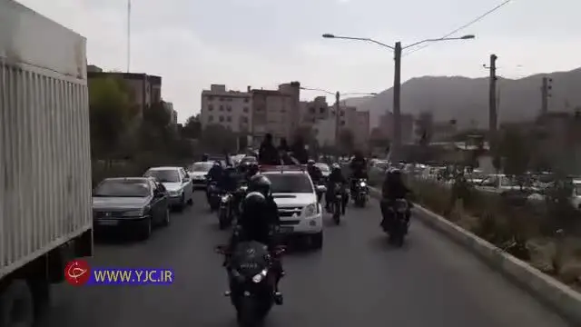 (ویدئو) محله گردانی یکی از اراذل بدنام مشیریه