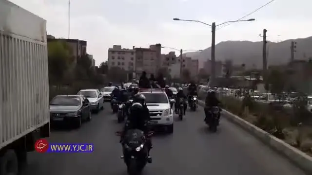 (ویدئو) محله گردانی یکی از اراذل بدنام مشیریه