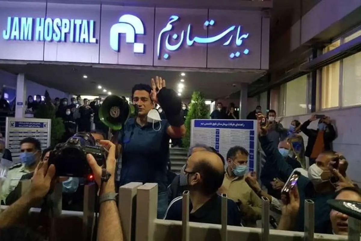 همایون شجریان: پیکر پدرم در جوار فردوسی آرام میگیرد