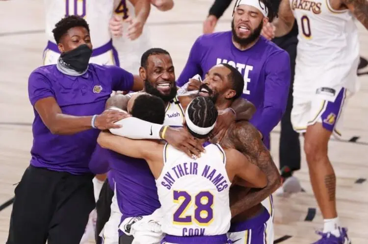 لیکرز بعد از ۱۰ سال قهرمان NBA شد
