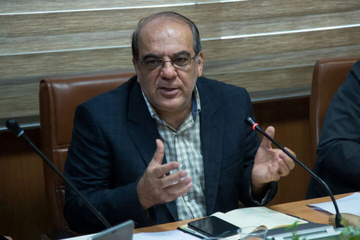 انتقاد تند عباس عبدی از مصباحی مقدم