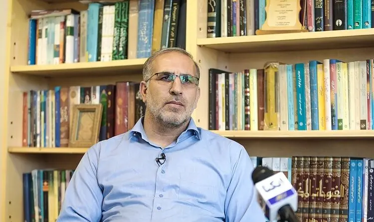 نقد حافظ به دین‌فروشان و حافظان قرآن زمانه‌اش