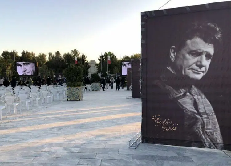 چهره محمدرضا شجریان بر دیوارنگاره میدان ولیعصر نقش می‌بندد؟