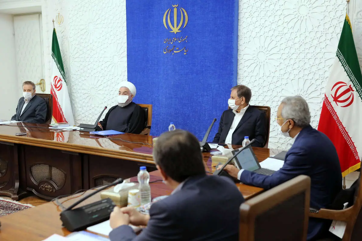 (تصاویر) ماسک جدید روحانی در جلسه ستاد هماهنگی اقتصادی دولت
