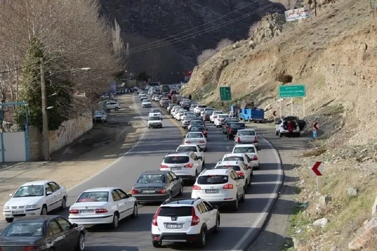 تردد خودرو‌ها در استان تهران بیش از ۵۰ درصد کاهش یافت