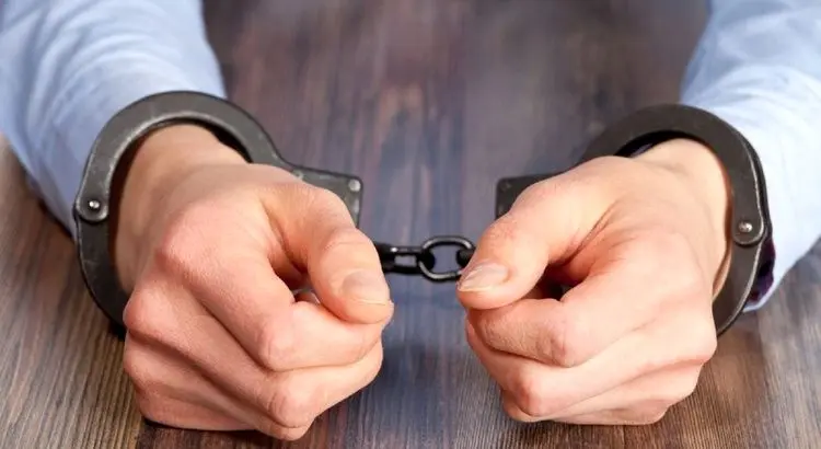 بازداشت یکی از دزدان فرش ابریشمی میلیاردی در تهران