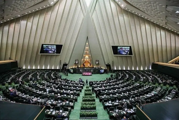 دو اخطار رهبر انقلاب به نمایندگان مجلس
