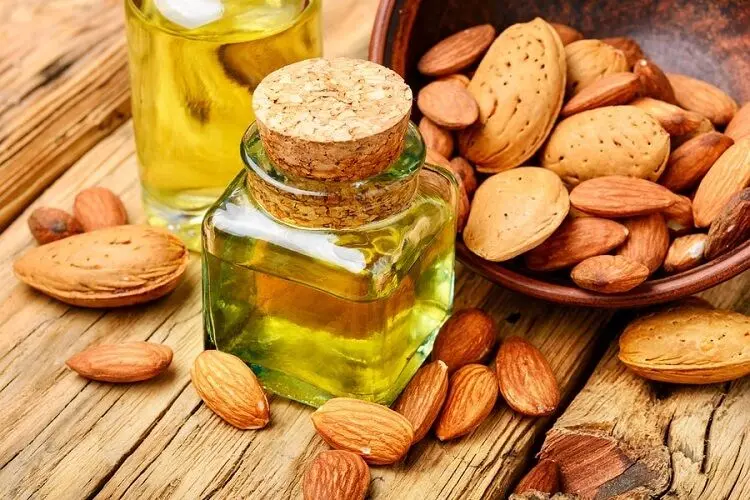 روغن بادام و خواص شگفت انگیز آن