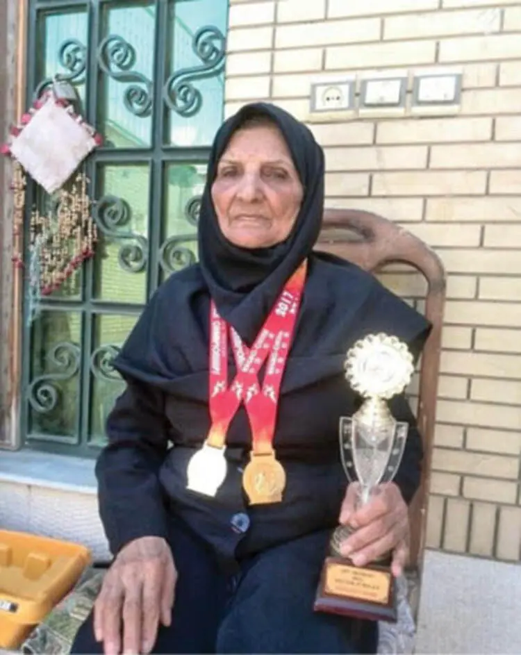 مادربزرگ ایرانی قهرمان ماراتن دبی شد!