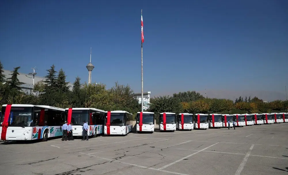 (تصاویر) مراسم بهره برداری از ۱۰۰ دستگاه اتوبوس و مینی بوس جدید
