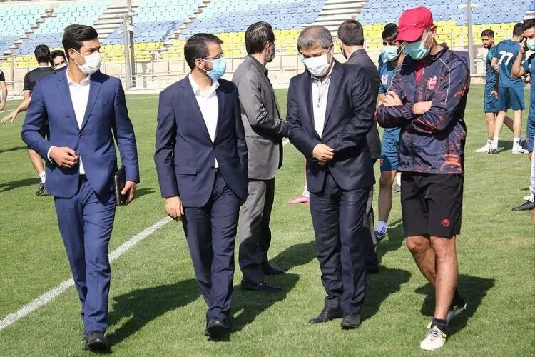 (عکس) ملاقات مدیرعامل جدید پرسپولیس با بازیکنان و مربی