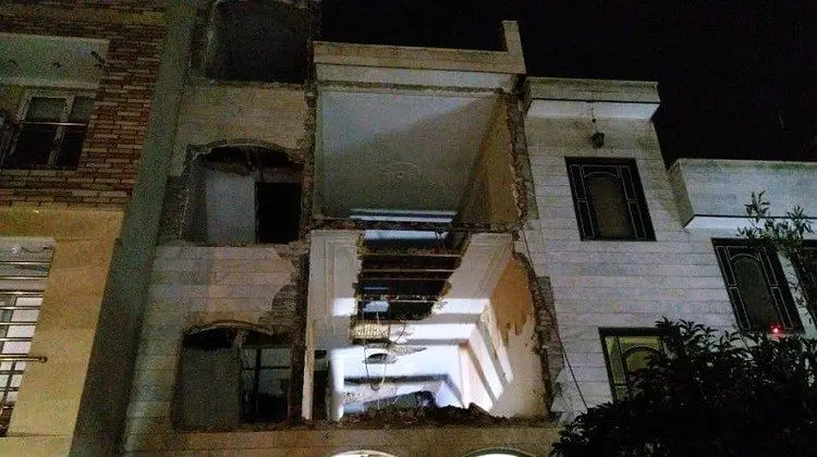 تصاویری از ریزش ناگهانی ساختمان ۳ طبقه در شرق تهران