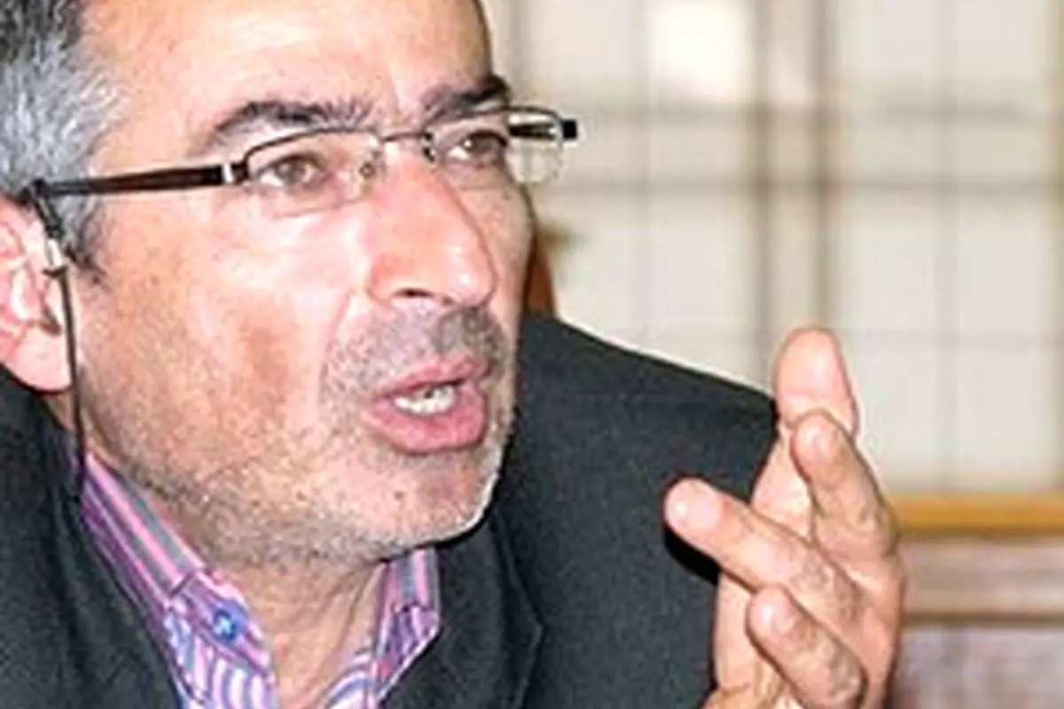 "من می گویم و دیگران اجرا می کنند"