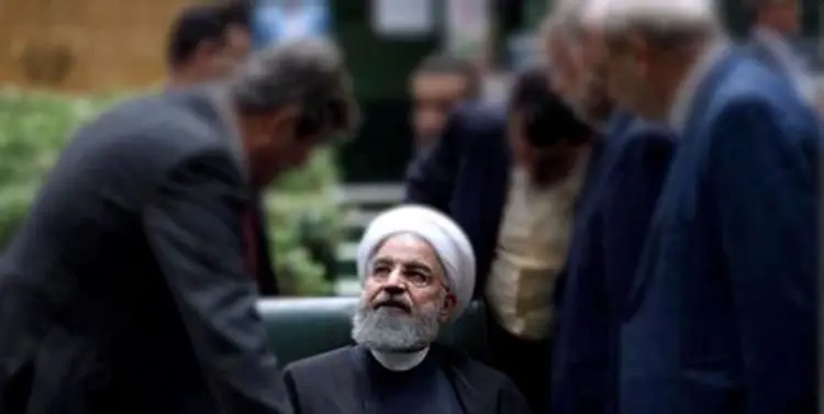شوآف پارلمان‌نشین‌ها با طرح استیضاح روحانی