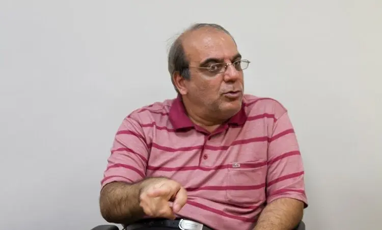 عباس عبدی: حمله اصولگرایان به روحانی، تف سربالاست