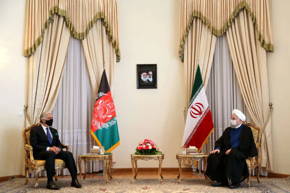 گفتگوی روحانی و عبدالله: راه حل مشکلات مذاکرات بین الافغانی است