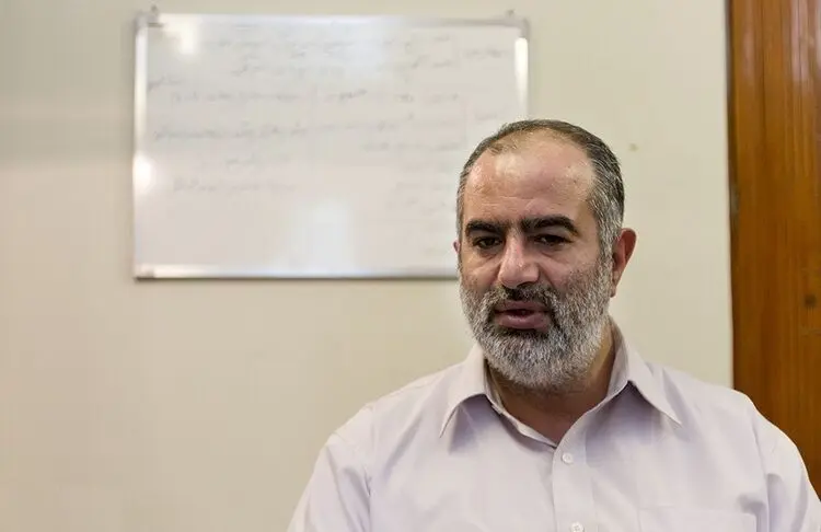 کنایه صریح حسام‌الدین آشنا پس از لغو استیضاح روحانی