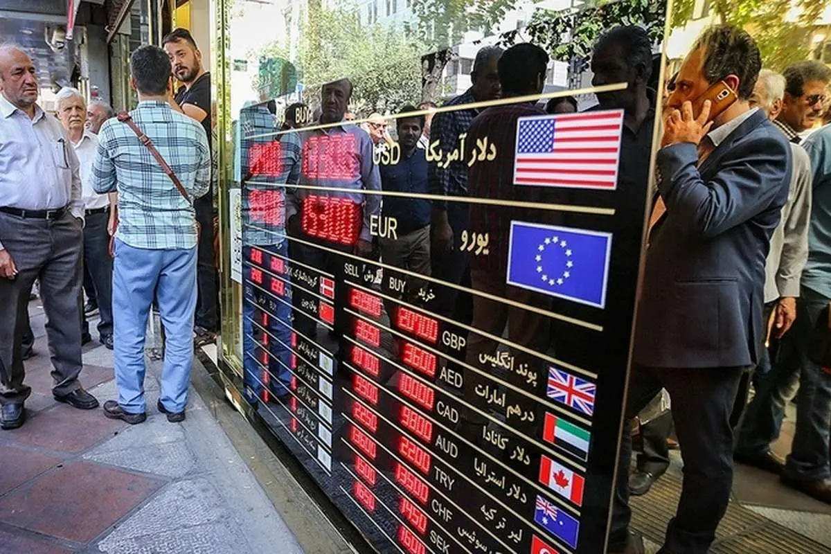 سود ارز ۴۲۰۰ در جیب قاچاقچیان