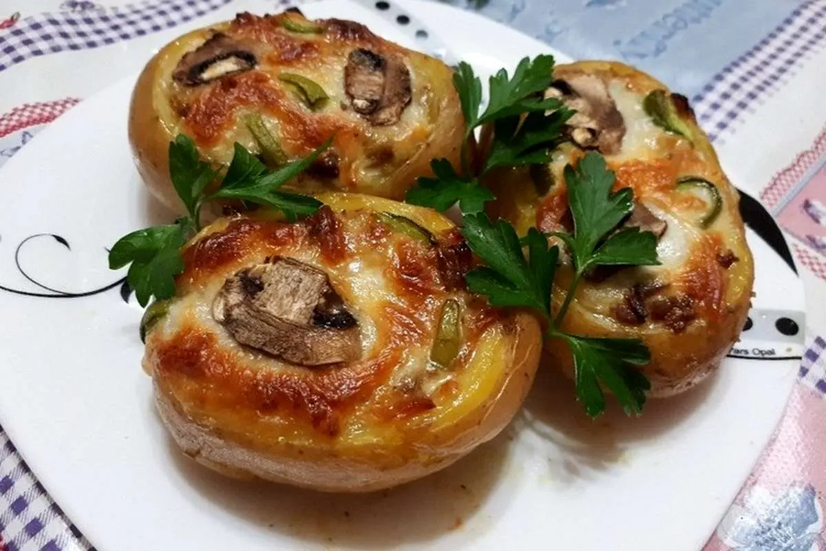 طرز تهیه سیب زمینی شکم پر؛ غذایی ساده و خوشمزه