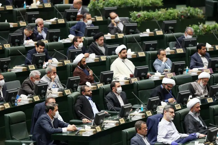 با دناپلاس ۶۵۰ میلیونی مجلس در راس امور نمی‌شود