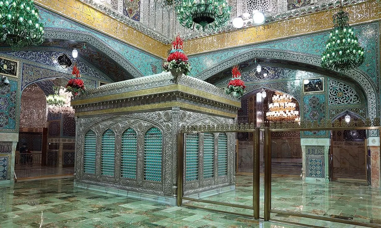 (تصاویر) نورپردازی جدید روضه منوره حرم امام رضا(ع)