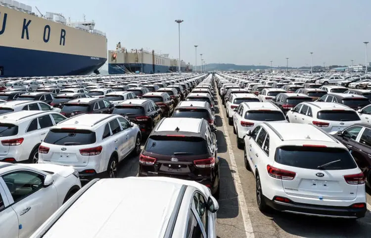 قیمت خودرو در بازار امروز ۱۷ آبان ۹۹؛ ریزش تا ۲ میلیارد تومانی قیمت خودرو‌های خارجی
