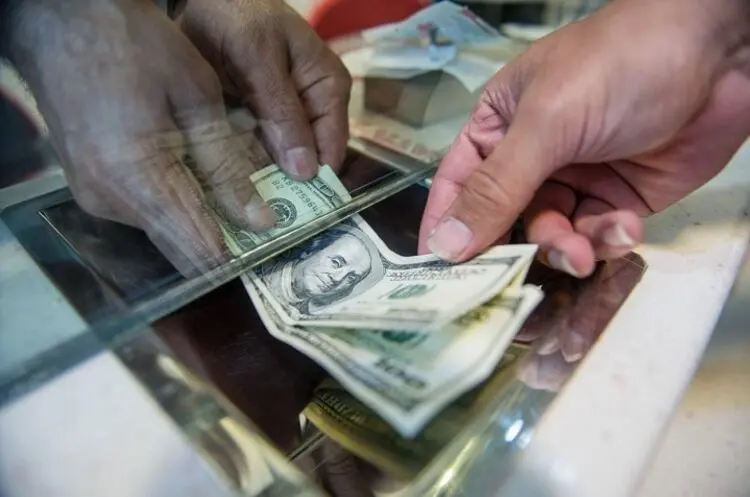 ۴ دلیل برای توقف ریزش قیمت دلار