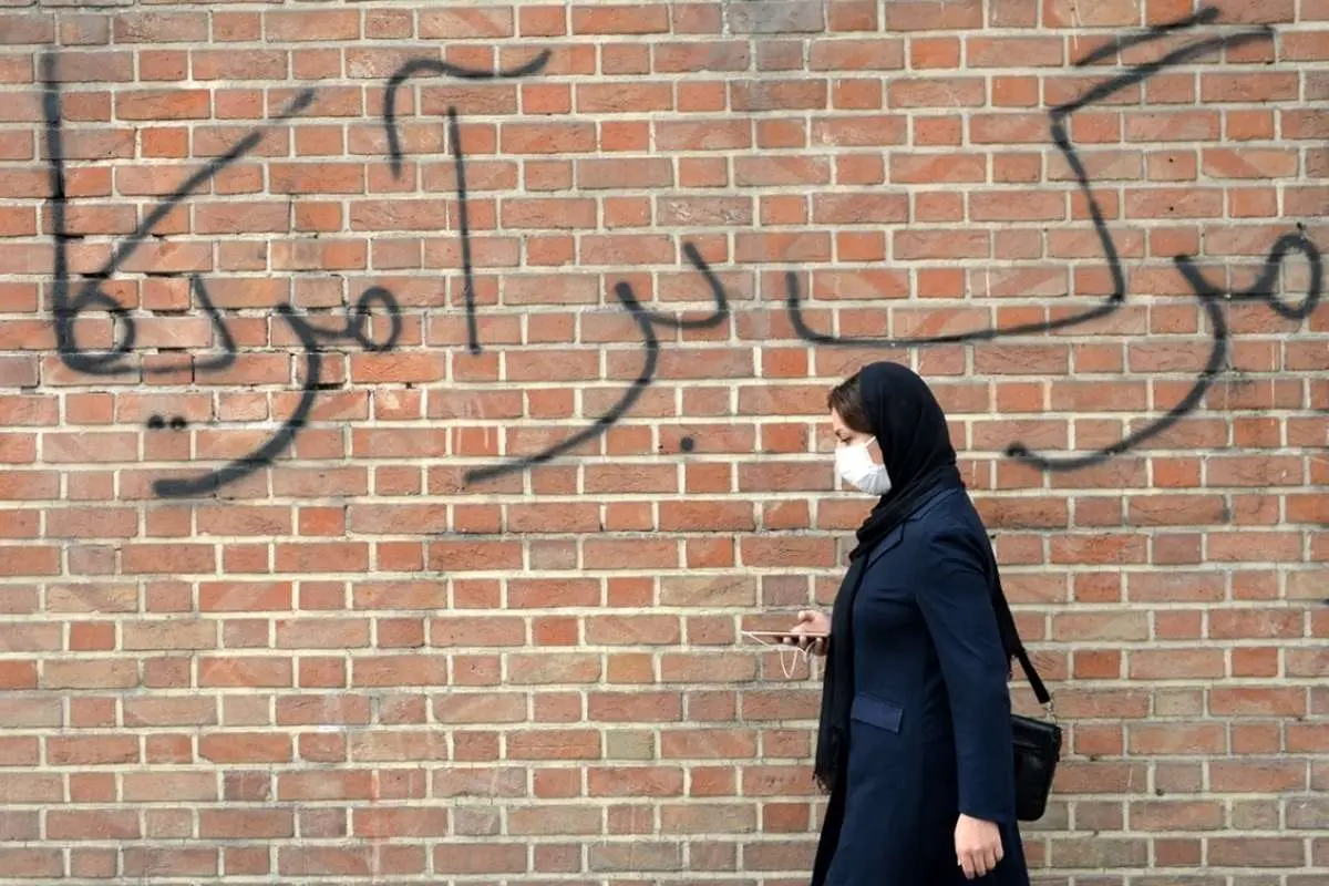 (تصاویر) گزارش رسانه خارجی از ایران؛ ایرانیها امیدوار به برداشتن تحریمها از سوی بایدن
